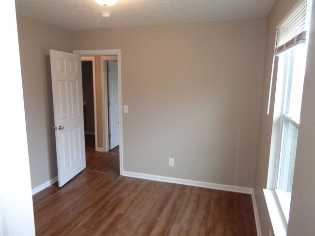 Building Photo - 3490 Hader Ave 4BR/2.5BA (Cincinnati)