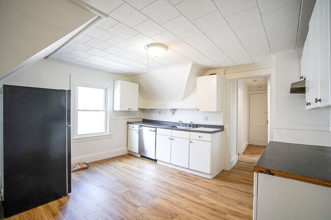 Building Photo - 83-85-85 Wilmont St