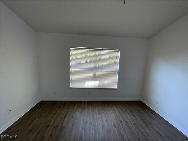 Building Photo - 1611 Hines Ave