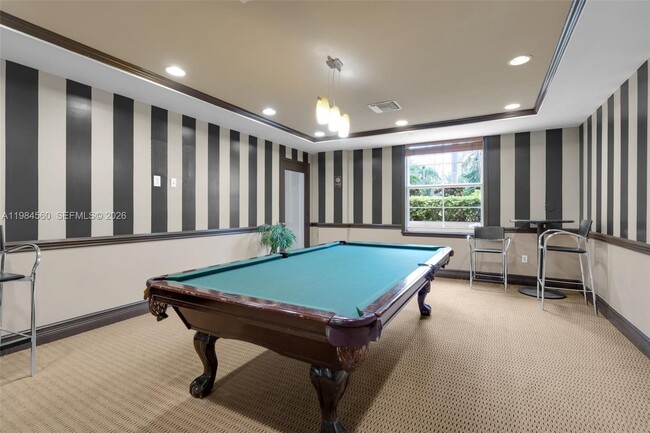 Building Photo - 520 SE 5 Ave