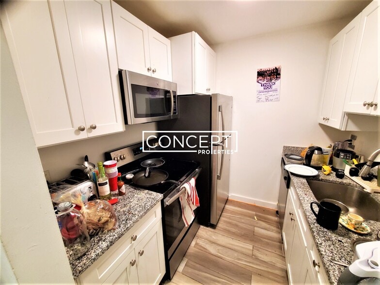 Building Photo - 776 Columbus Ave