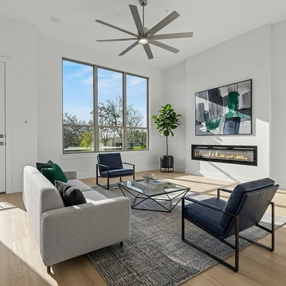 Building Photo - 13351 Goodland St