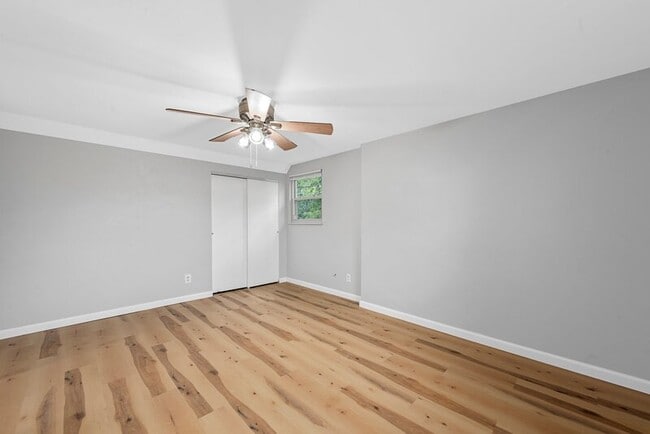 Building Photo - 1005 N Keebler Ave
