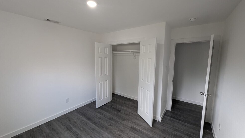 Building Photo - 7904 Shotwell St