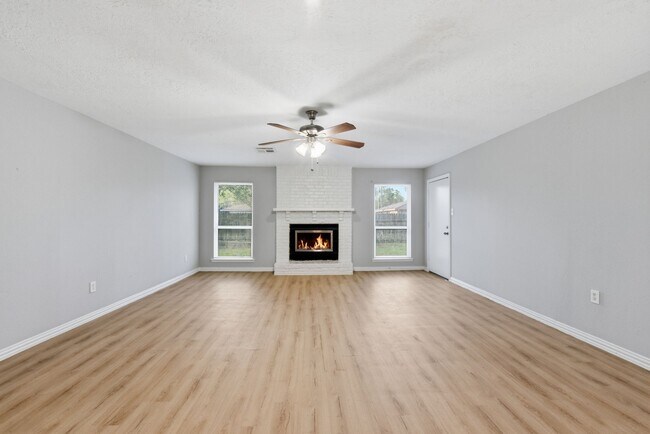 Building Photo - 4438 McCleester Dr