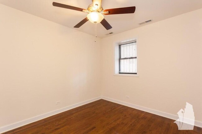 Building Photo - 2 bedroom in Chicago IL 60640