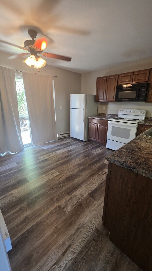 Building Photo - 2 Bed- 1 Bath on Darby West Side