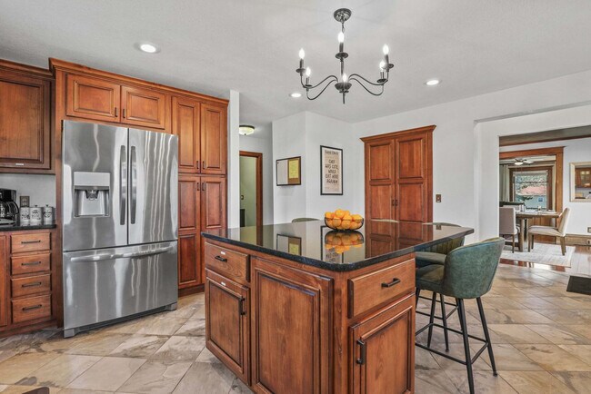 Building Photo - 924 Capital St