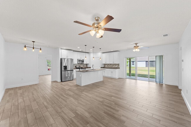 Building Photo - 531 Topeka Rd SW