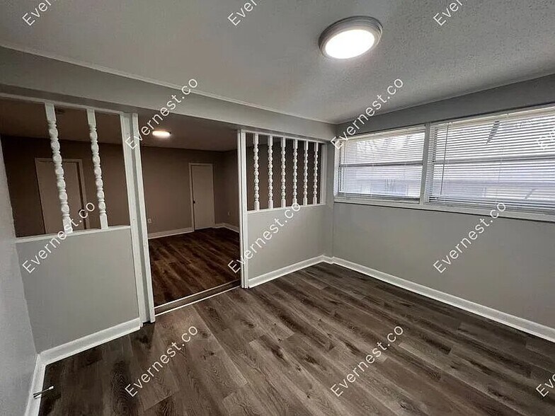 Building Photo - 524 Pollock St