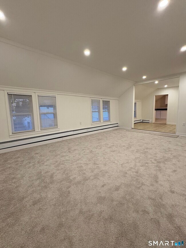 Building Photo - 1787 Stratfield Rd