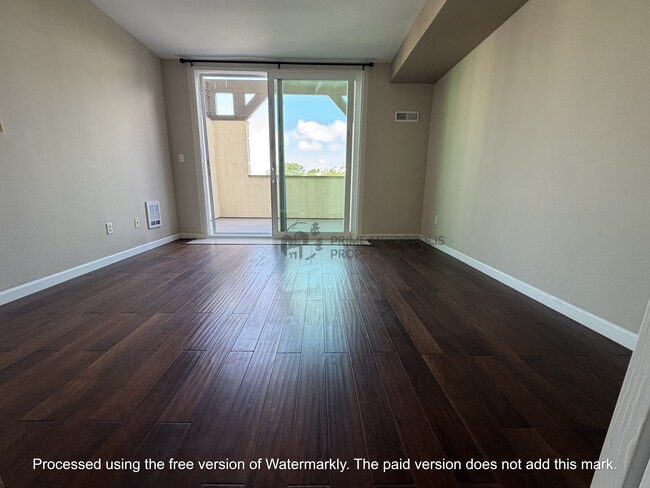 Building Photo - 8400 Oceanview Terrace