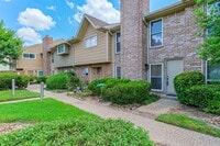 Building Photo - 2507 Bering Dr