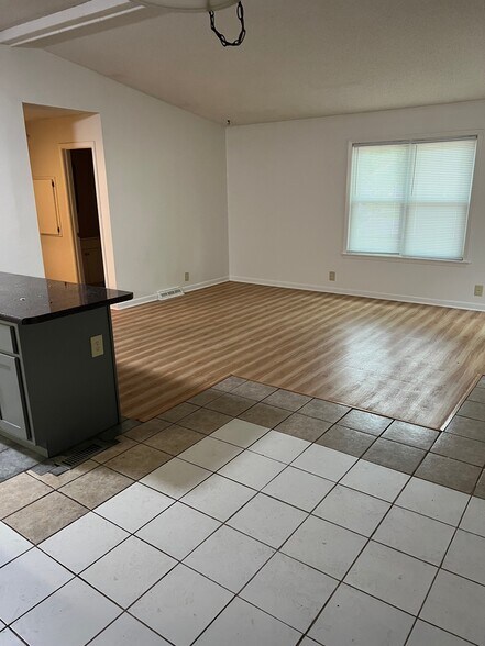 Building Photo - 110 Silas Ct