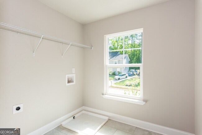 Building Photo - 3352 Landings S Dr SW
