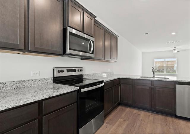 Building Photo - 932 Crimson Wolf Rd