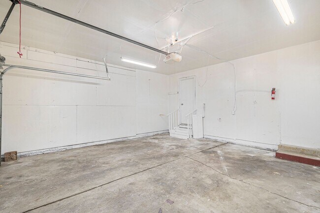 Building Photo - Pecos9881