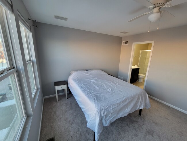 Building Photo - 56 N Dryden Pl