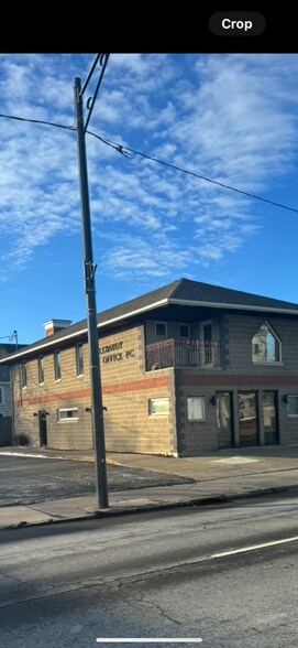 Building Photo - 94 E Bridge St