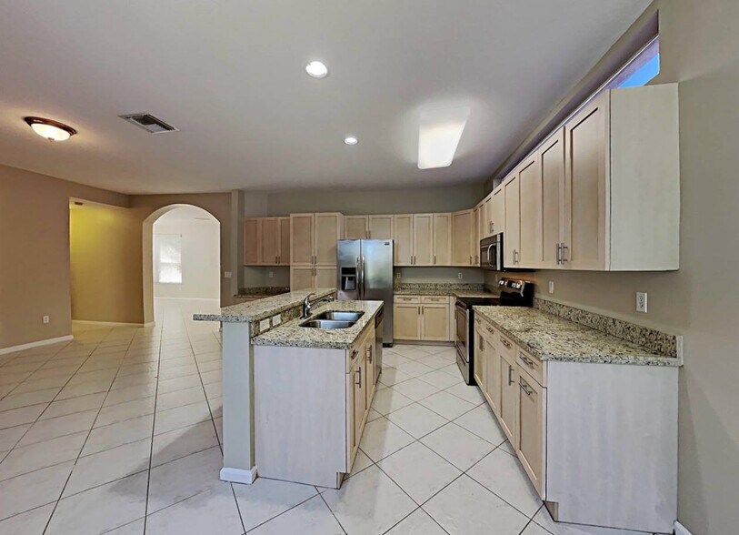 Building Photo - 17113 SW 49th Pl