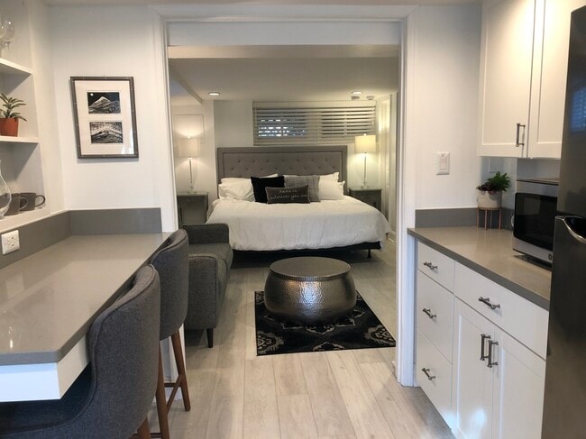 Basement apartment - 5151 MacArthur Blvd NW