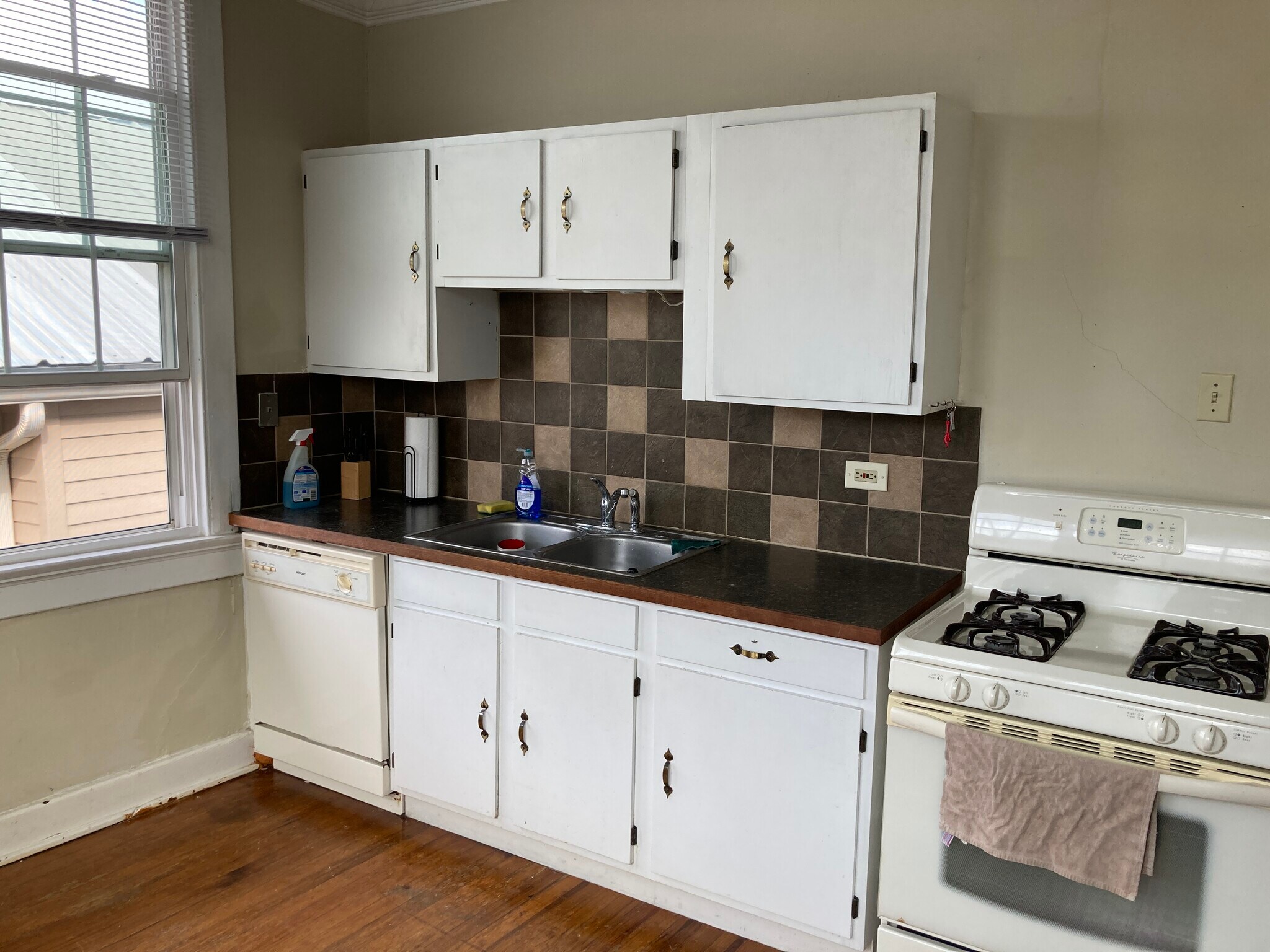 Building Photo - 4320 Jena St