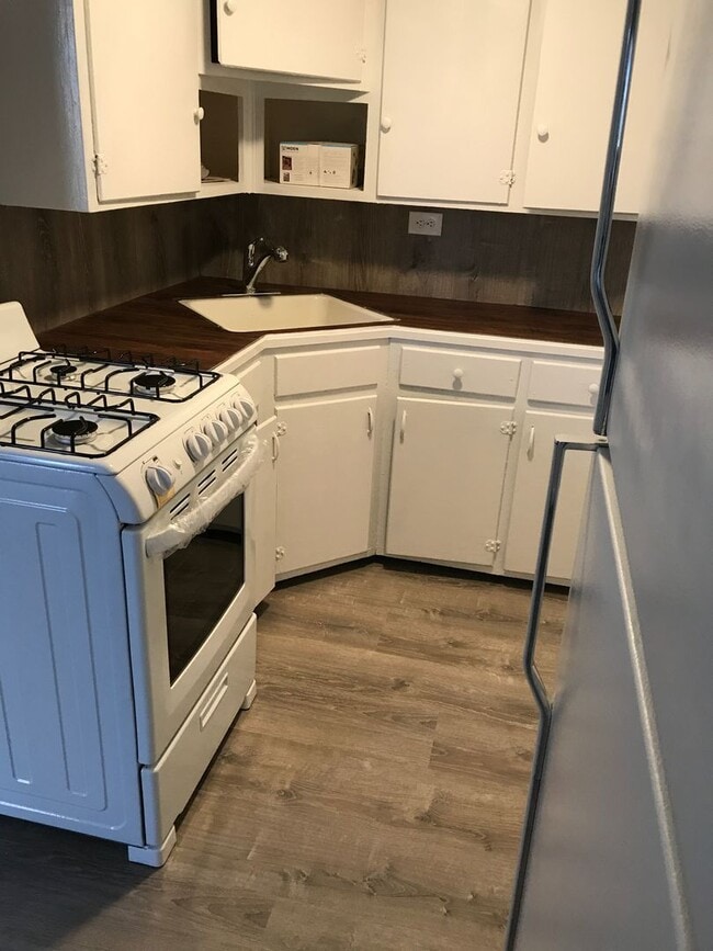 Building Photo - Cabin Style Rental in Rifle!