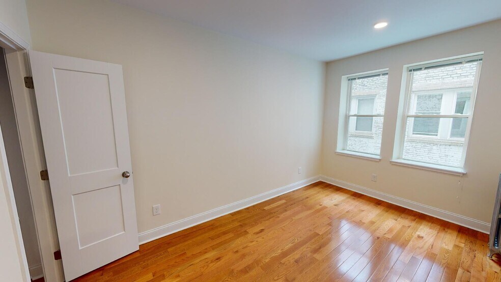 Building Photo - 123 Sutherland Rd