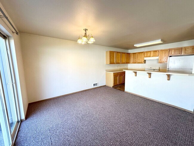 Building Photo - 2107 Yellowstone St