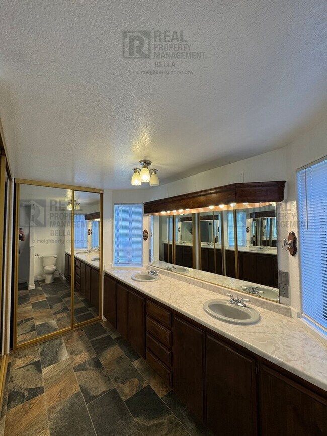 Building Photo - Peaceful Nuevo Living with Gated Driveway, Spacious Layout and Outdoor Living