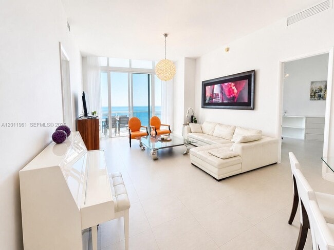 Building Photo - 15901 Collins Ave