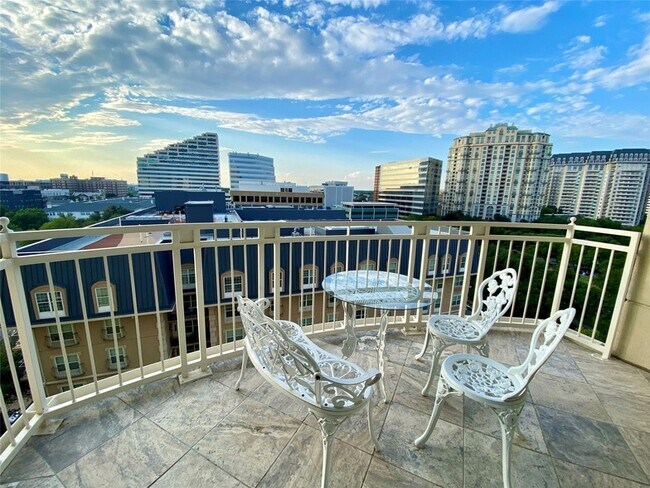 Building Photo - 3225 Turtle Creek Blvd Blvd