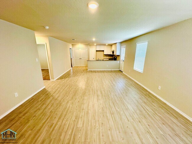 Building Photo - Come Home and Relax in Style in this 3Bedr...