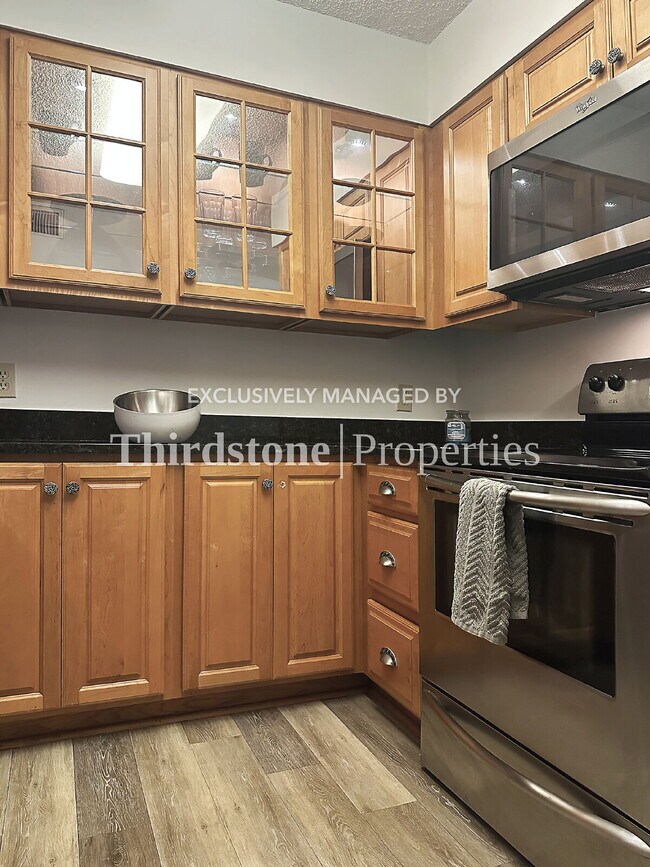 Building Photo - 1071 Edgewood Ave S