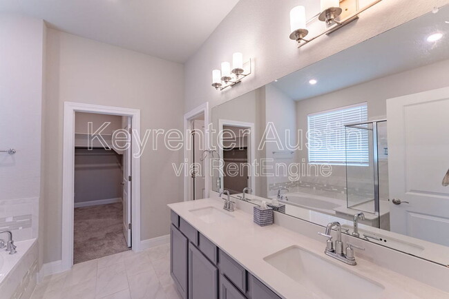 Building Photo - 1017 Coulee Dr