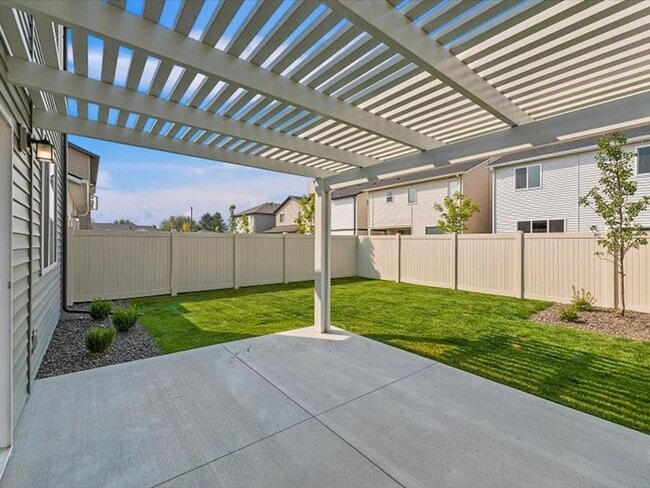 Building Photo - Must See!  Ready to move in! 4 bedroom, 2 bath home available in Verado with landscaping Included!