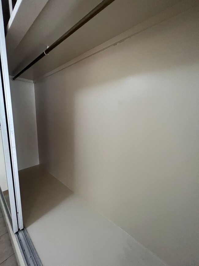 Building Photo - Renovated studio @ Pacific Grand $1400.00