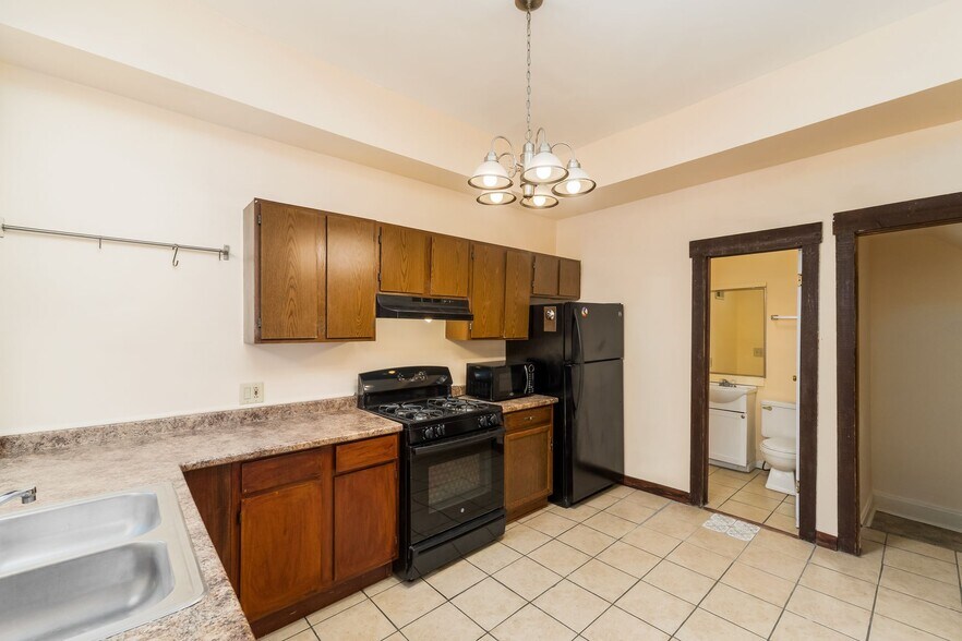 Building Photo - 277 S Champion Ave