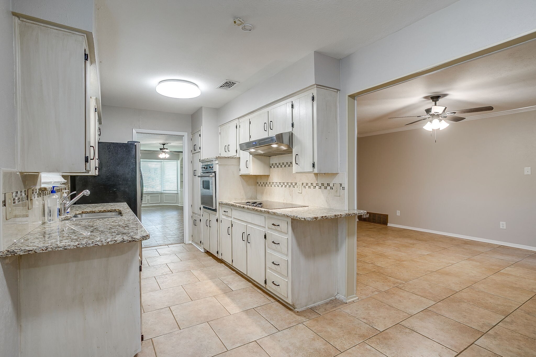 Building Photo - 1706 Larkspur Dr