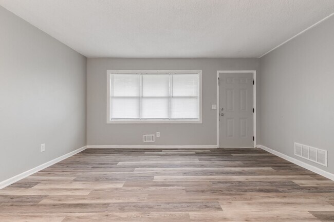 Building Photo - 2108 Leesburg Rd