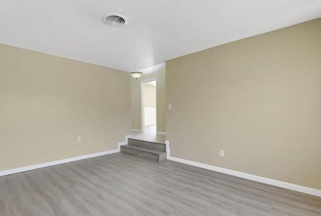 Building Photo - 5274 Heritage Dr
