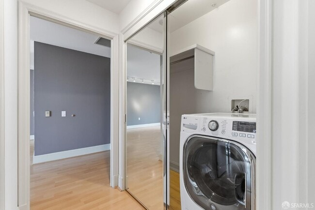 Building Photo - 75 Folsom St