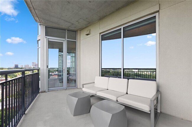 Building Photo - 222 12th St NE