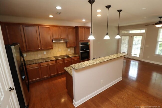 Building Photo - 218 Longchamp Ln