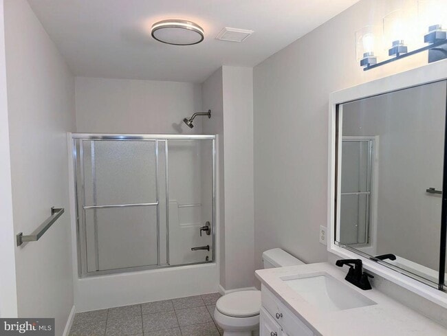 Building Photo - 114 Lenape Dr