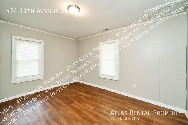 Building Photo - 424 11th Ave SW
