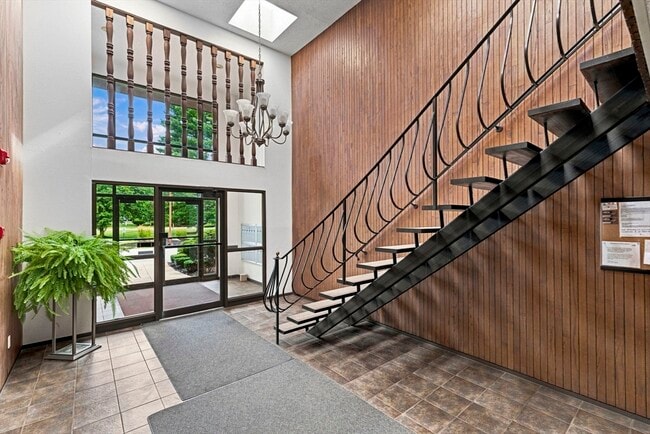 Building Photo - 147 Sylvan St