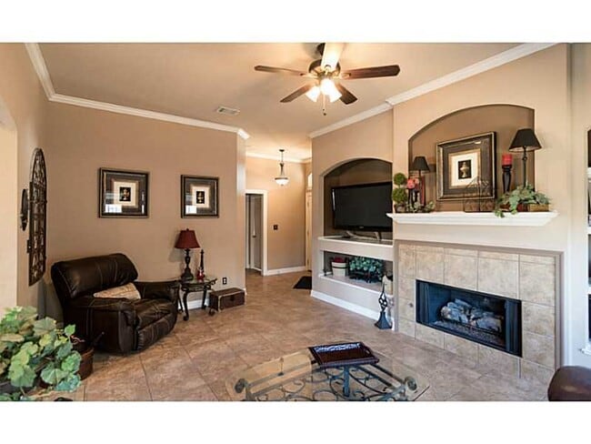 Building Photo - 505 Gaston Cir