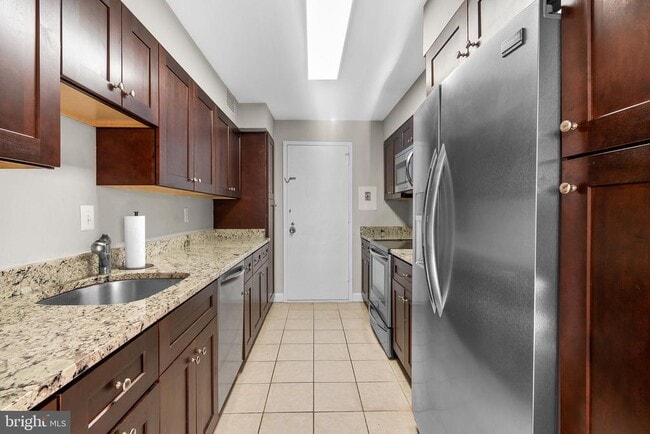Building Photo - 2501 Calvert St NW