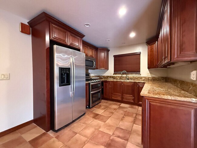 Building Photo - Cozy 3 Bedroom 2 Bath home located conveniently in San Jose